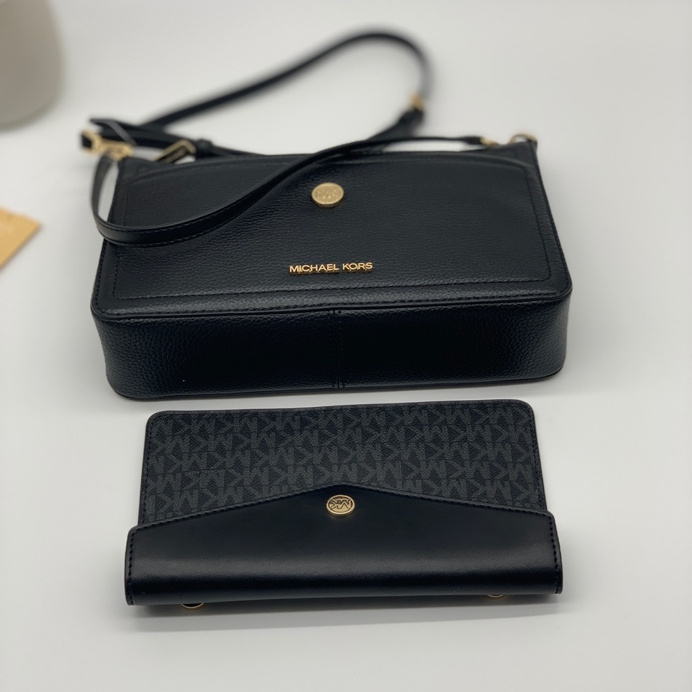 Michael Kors 3in 1 Crossbody - Picture 9 of 13